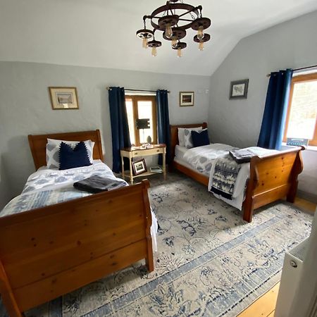 Salmon Weir Lodge Конг Екстериор снимка