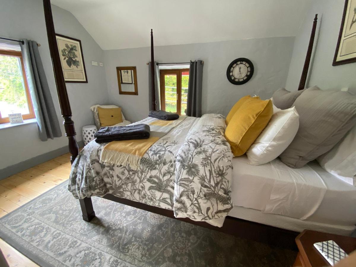 Salmon Weir Lodge Конг Екстериор снимка