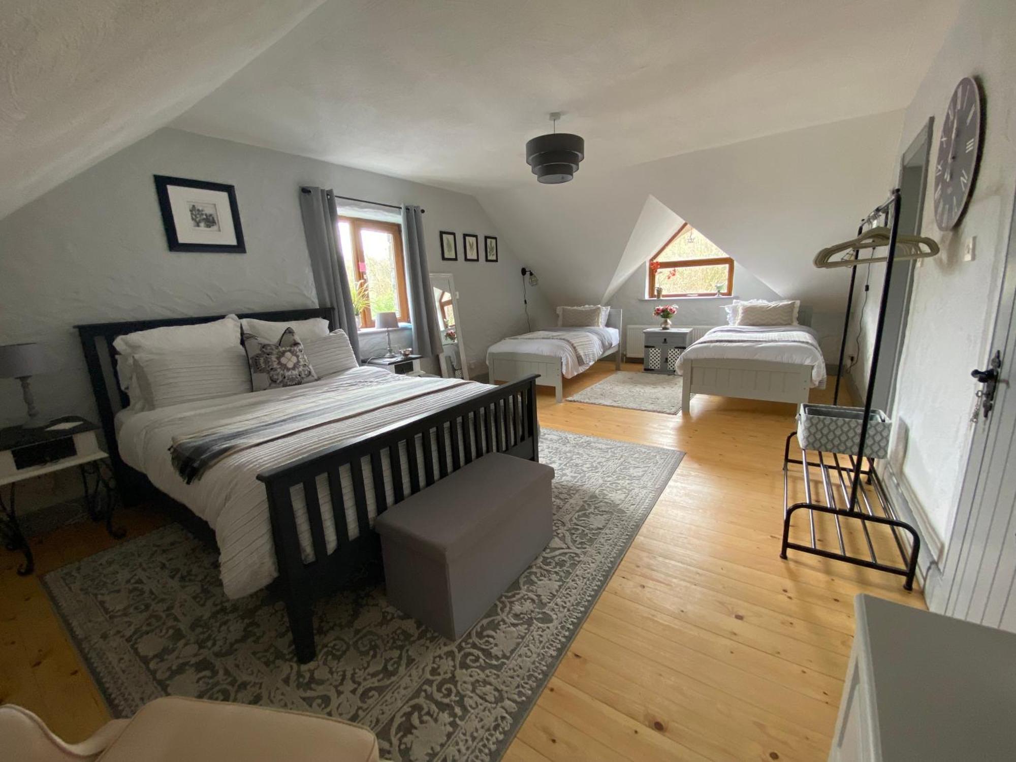 Salmon Weir Lodge Конг Екстериор снимка