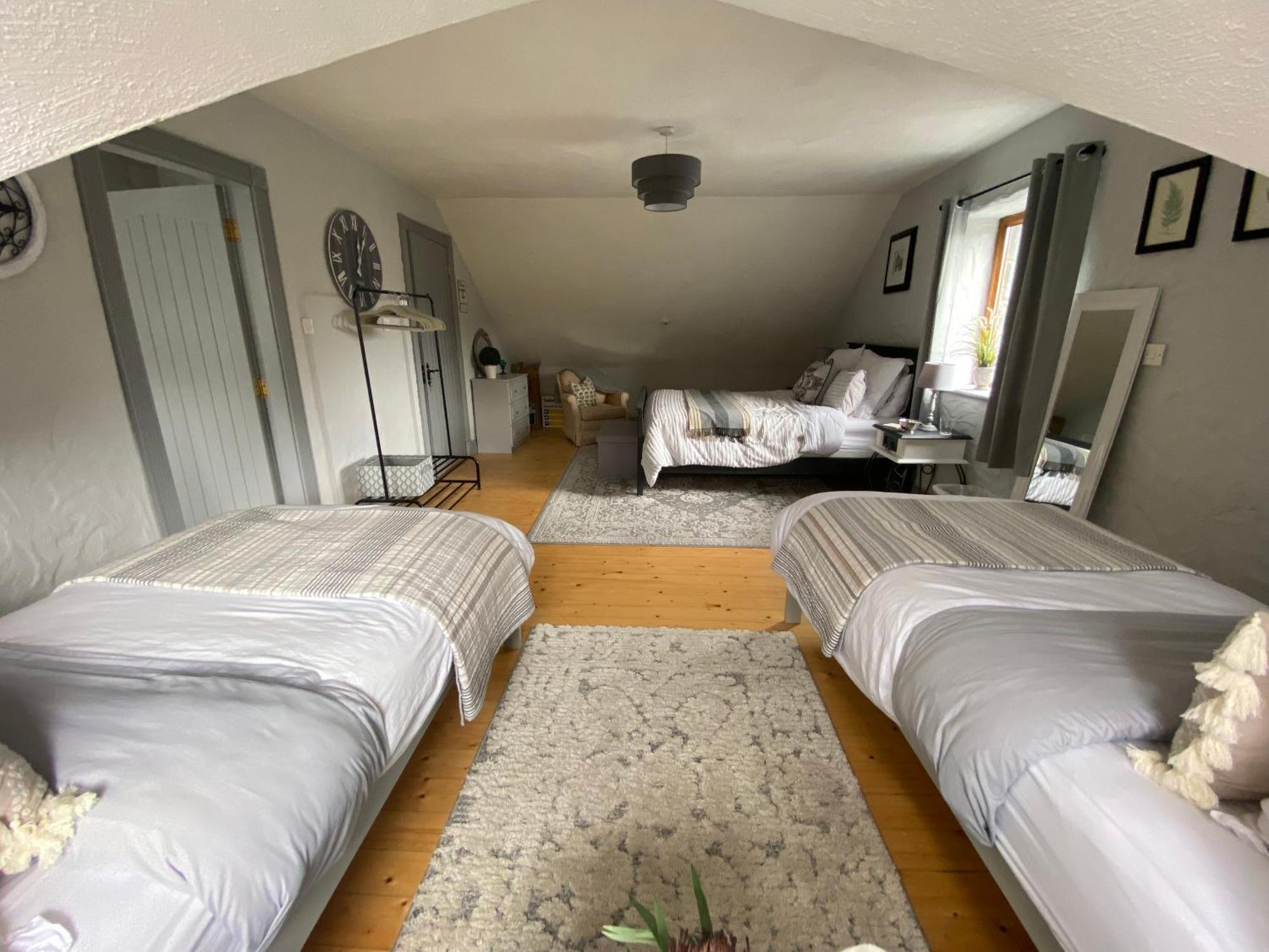 Salmon Weir Lodge Конг Екстериор снимка